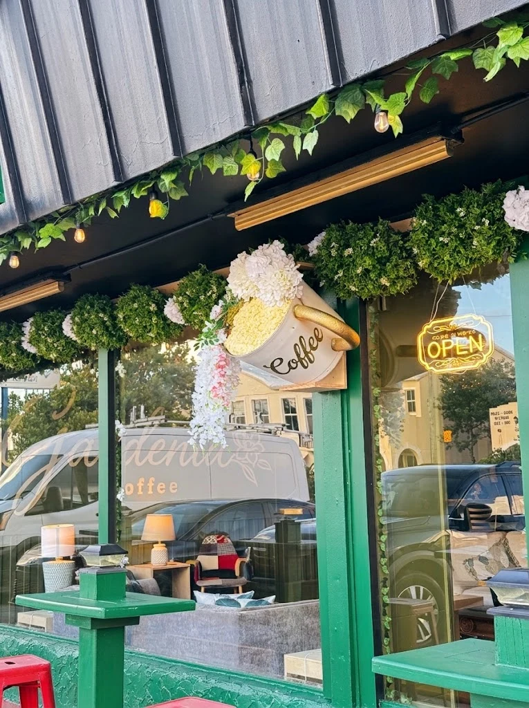 La entrada de Gardenia Coffee
